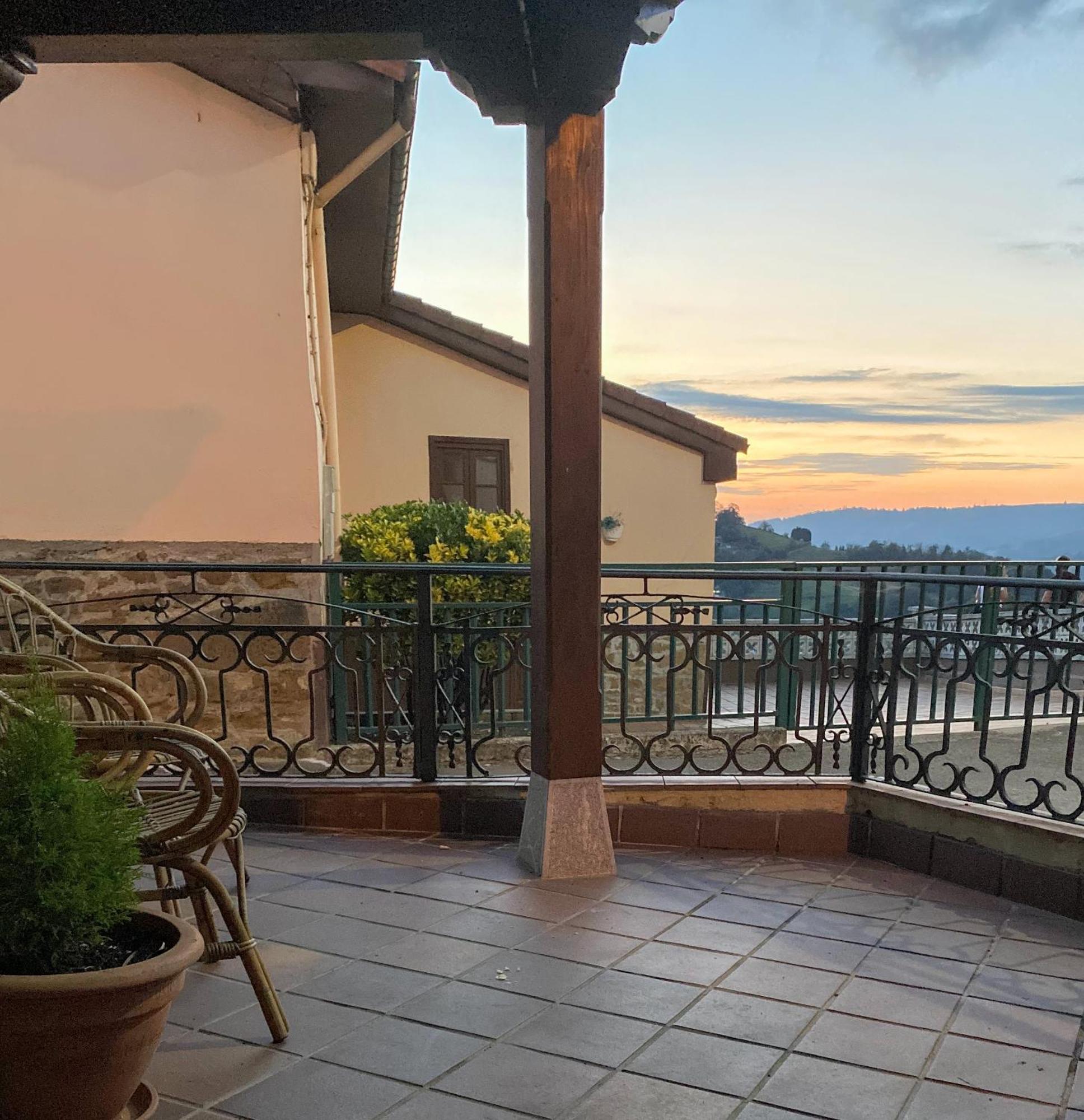 Casa Riola Villa San Martin del Rey Aurelio Екстериор снимка